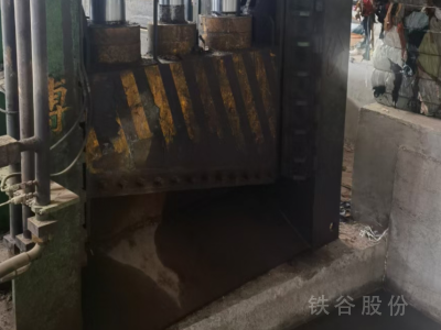 低價處理800噸圣博龍門剪。八米料箱。倆米刀口圖4