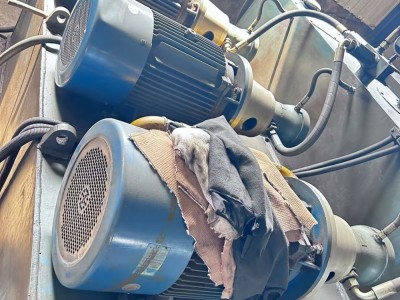 打包出售八成新630壓餅機(jī)、撕碎機(jī)、空調(diào)壓縮機(jī)圖5