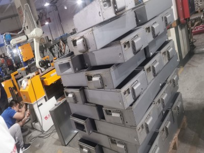 正信激光機械手雙工位連續(xù)激光激光焊接機圖2