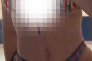 哈登女友自拍大秀性感身材！登哥看了估計(jì)得流鼻血了