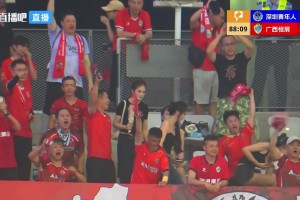 吸睛！中甲廣西恒宸破門后鏡頭給到廣西球迷看臺高顏值小姐姐們