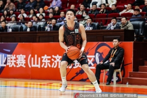 山東山高在全國U21錦標(biāo)賽中以100-93戰(zhàn)勝南京同曦，王證單場砍下51分