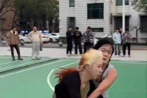 你為什么打籃球？當然是為了開心！女生打籃球也可以很厲害！