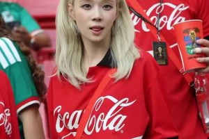 小惡魔系吐舌搞怪！韓國女星Winter現(xiàn)場為韓國加油