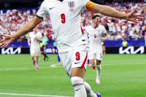 英格蘭4-2克羅地亞??詹?。菏澜绫_賽以來最精彩一場比賽