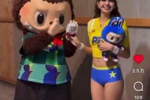 軟萌暴擊！全球頂流Lisa社媒曬和世界杯Labubu暖心貼貼
