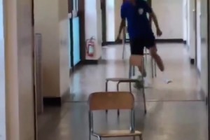 鐮田大地絕平荷蘭，高中時期拿課椅訓(xùn)練視頻再次翻紅